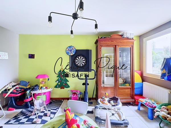 Maison 6 pièces, 4 chambres avec grand jardin et garage