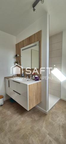 Maison individuelle, non mitoyenne avec 3 chambres, garage sans travaux.