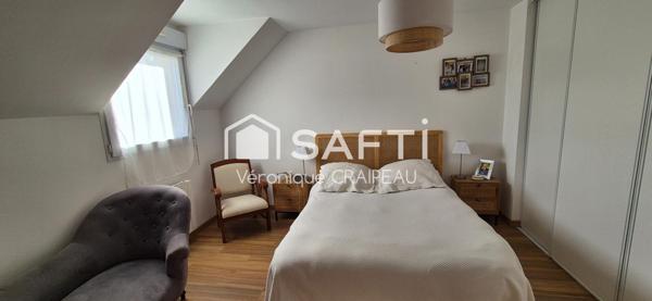 Maison individuelle, non mitoyenne avec 3 chambres, garage sans travaux.