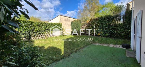 Maison individuelle, non mitoyenne avec 3 chambres, garage sans travaux.