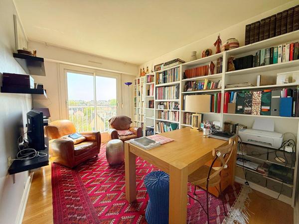 NANTERRE 5 PIECES - DERNIER ETAGE AVEC BALCON