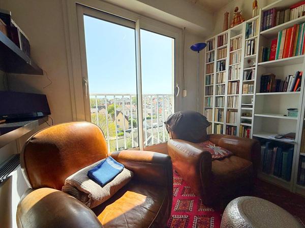 NANTERRE 5 PIECES - DERNIER ETAGE AVEC BALCON