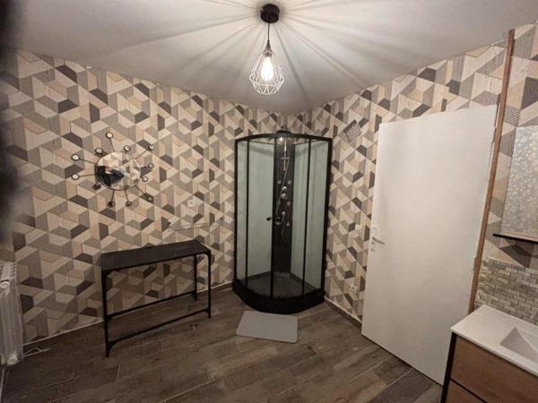 Maison mitoyenne 1 côté Conlie 44 m²