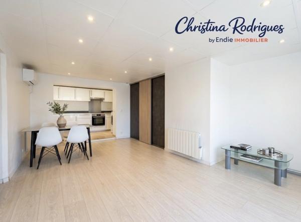 LORGUES DUPLEX T2 AVEC DRESSING ET GRENIER
