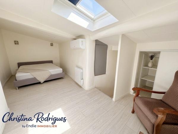 LORGUES DUPLEX T2 AVEC DRESSING ET GRENIER