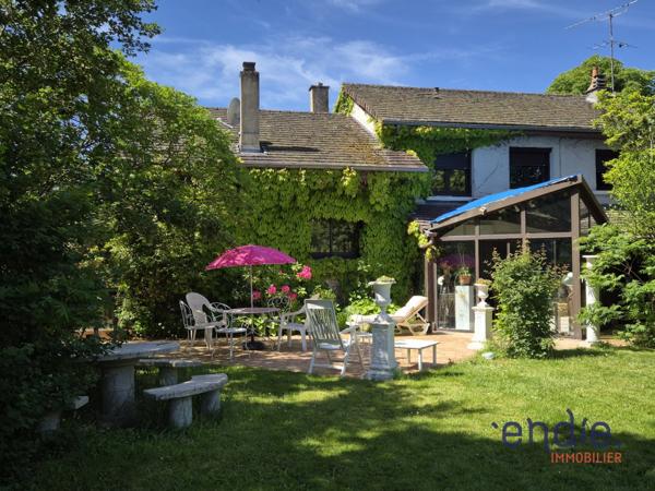 MAISON D'ARCHITECTE F7 avec 1300m² de terrain!