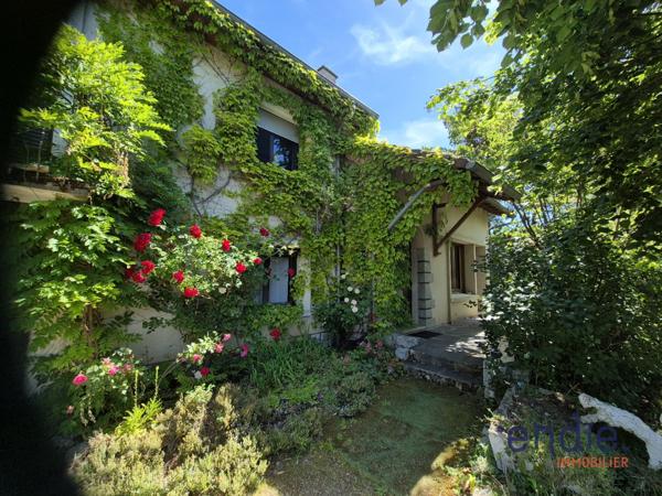 MAISON D'ARCHITECTE F7 avec 1300m² de terrain!