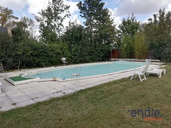 MAISON D'ARCHITECTE F7 avec 1300m² de terrain!