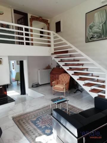 MAISON D'ARCHITECTE F7 avec 1300m² de terrain!