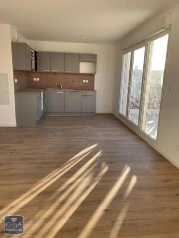 Appartement à louer 3 pièces 63.72m² Grans (13450)