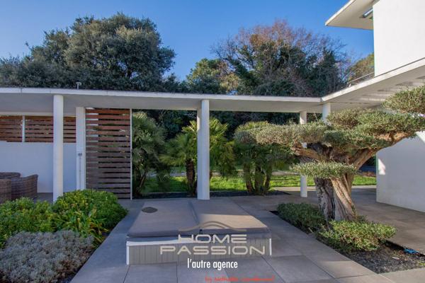 ST PALAIS/MER - VILLA AUX LIGNES CONTEMPORAINES