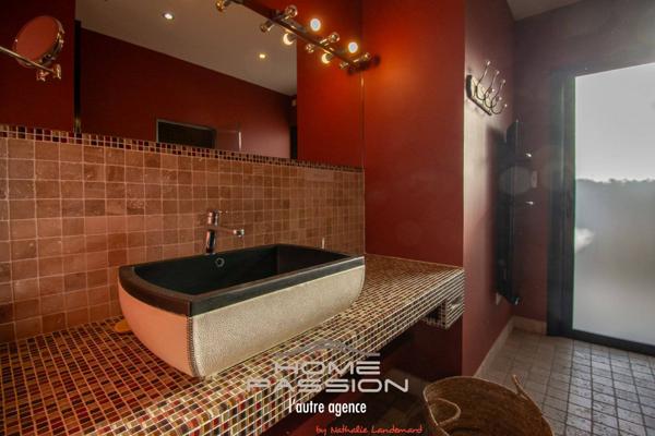 ST PALAIS/MER - VILLA AUX LIGNES CONTEMPORAINES