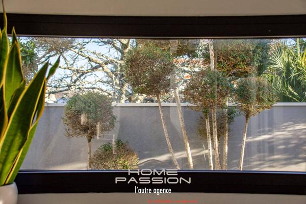 ST PALAIS/MER - VILLA AUX LIGNES CONTEMPORAINES