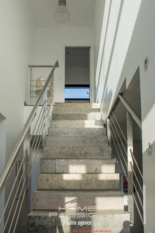 ST PALAIS/MER - VILLA AUX LIGNES CONTEMPORAINES