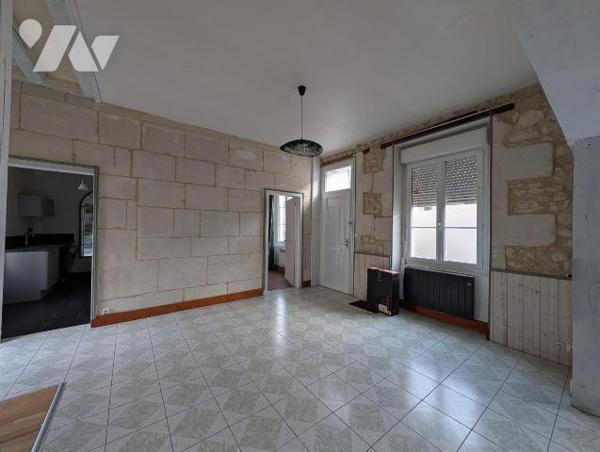 Maison de ville en pierre - 120 m² - Mayet (72)

Située dans le bourg médiéval de Mayet, mais...