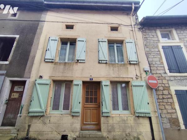 MAISON DE VILLE AVEC JARDINET - STENAY