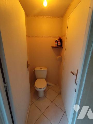 MAISON DE VILLE AVEC JARDINET - STENAY