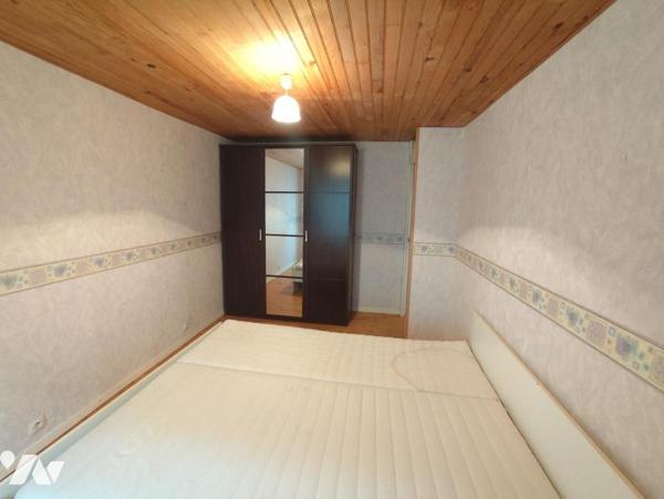 MAISON DE VILLE AVEC JARDINET - STENAY