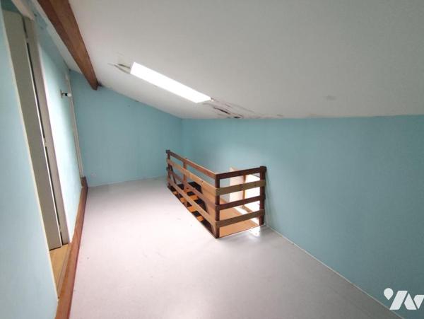 MAISON DE VILLE AVEC JARDINET - STENAY