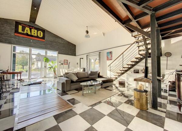 Maison à vendre    5 pièces •  Vendat