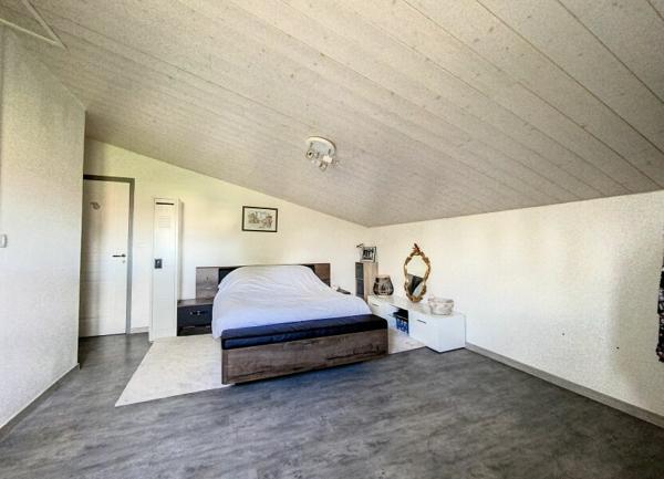 Maison à vendre    5 pièces •  Vendat