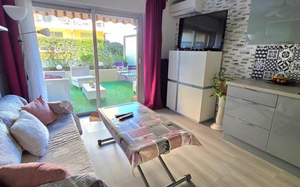 Appartement à vendre    1 pièce • 21 m2 Fréjus