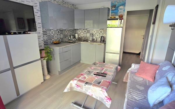 Appartement à vendre    1 pièce • 21 m2 Fréjus