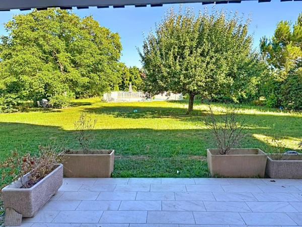 Studio avec terrasse, jardin et piscine à 10 min de Genève !