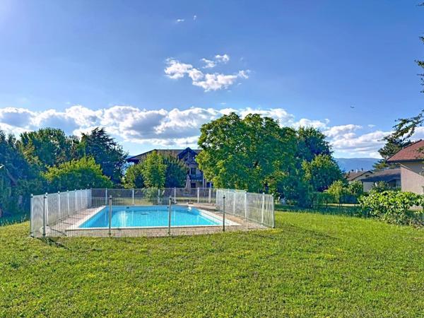Studio avec terrasse, jardin et piscine à 10 min de Genève !
