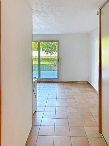 Studio avec terrasse, jardin et piscine à 10 min de Genève !