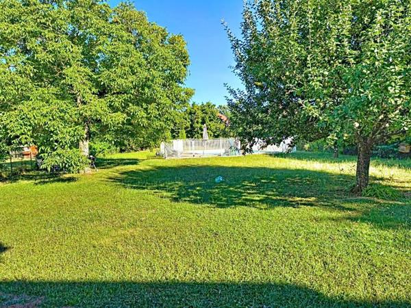 Studio avec terrasse, jardin et piscine à 10 min de Genève !