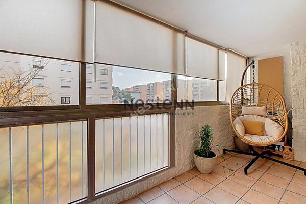 Bel appartement T4 rénové, avec terrasse fermée et aucun travaux à prévoir