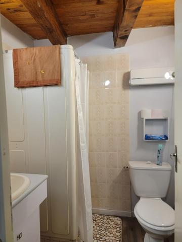 Maison sur 3 etages, 12 couchages une cave de 20 m2