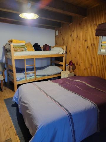 Maison sur 3 etages, 12 couchages une cave de 20 m2