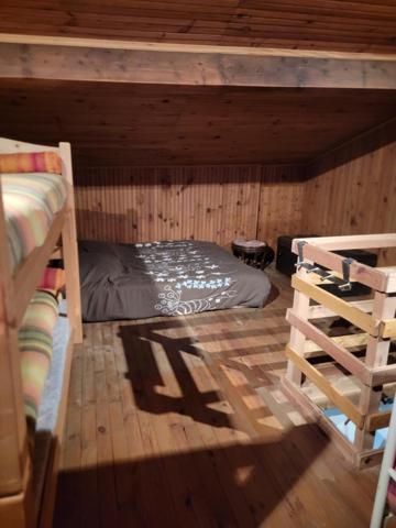 Maison sur 3 etages, 12 couchages une cave de 20 m2