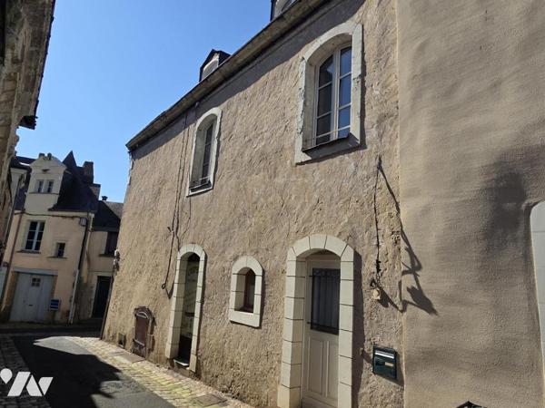 Immeuble avec locataires en place, plein centre-ville de Château-Gontier