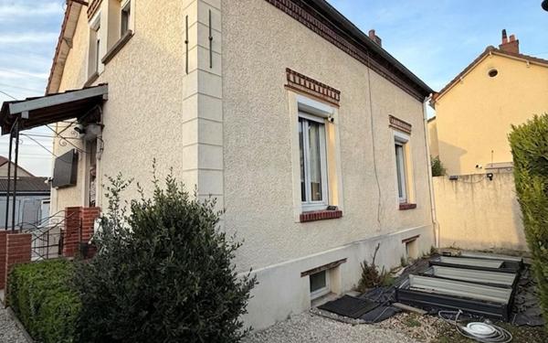 Maison à vendre    6 pièces •  Persan
