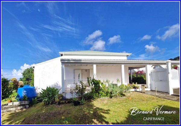 Maison vue mer et les Saintes - 7 pièces - 4 chambres - 130 m² sur terrain 1000m²