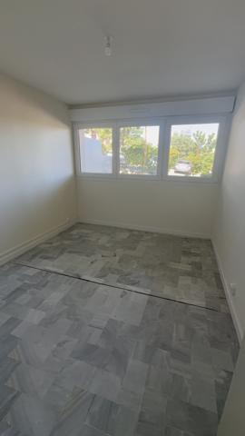À louer – Bel appartement T2 de 51 m² avec terrasse et parking – Marseille 12e (Frais réduits)