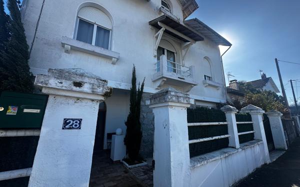 Maison à vendre    9 pièces •  Tarbes