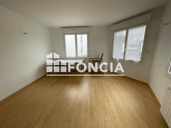 Location Appartement 3 pièces 57.2 m² - 1 RUE TRAVERSIERE Challans 85300