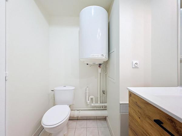 STUDIO EN PARFAIT ETAT EN PLEIN CENTRE DES LILAS