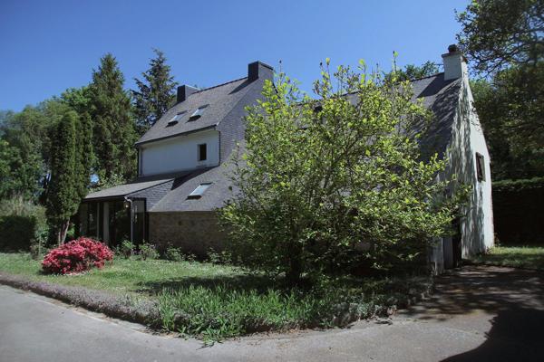 L’ élégance de la Pierre, Charme Breton et Performance Énergétique Réunis à Ploemel!