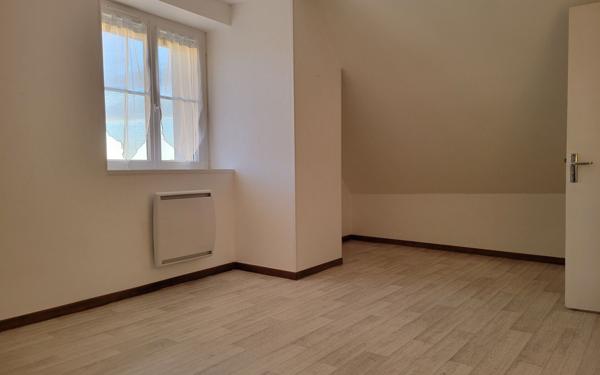 Appartement à louer    4 pièces •  Saint-Benoît-sur-Loire