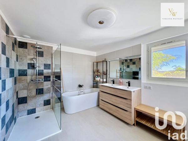 Maison à vendre 7 pièces 222 m² Saint-Clément-de-Rivière