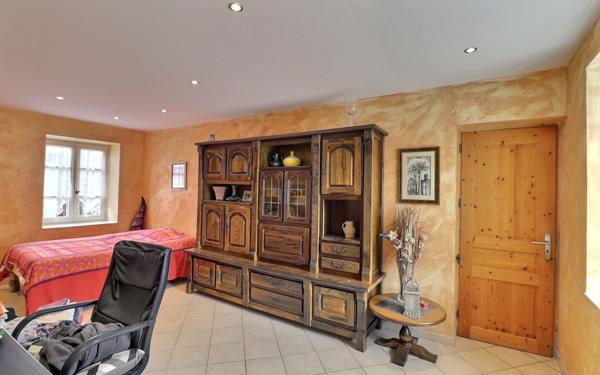 Maison à vendre    7 pièces • 201 m2 Dolomieu