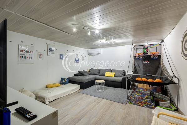 Maison
                                                                                                                                                                                                                                                                                                                        6 pièce(s)                                                                                                                                                                                                          4 chambre(s)                                                                                                                                                                                                          120  m²