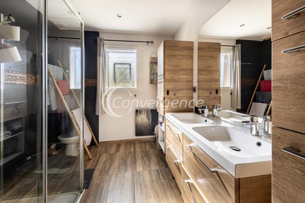 Maison
                                                                                                                                                                                                                                                                                                                        6 pièce(s)                                                                                                                                                                                                          4 chambre(s)                                                                                                                                                                                                          120  m²