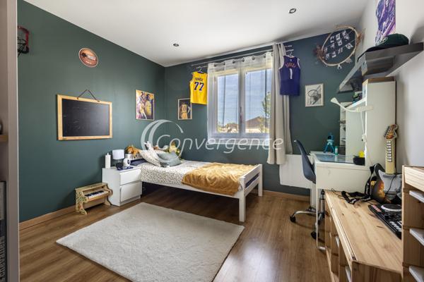 Maison
                                                                                                                                                                                                                                                                                                                        6 pièce(s)                                                                                                                                                                                                          4 chambre(s)                                                                                                                                                                                                          120  m²