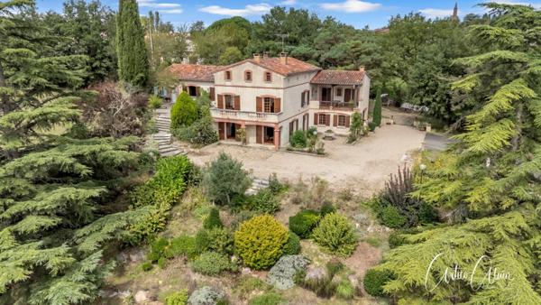 maison de caractère de 183 m² avec dépendances et fort potentiel sur plus de 9 000 m² de terrain.